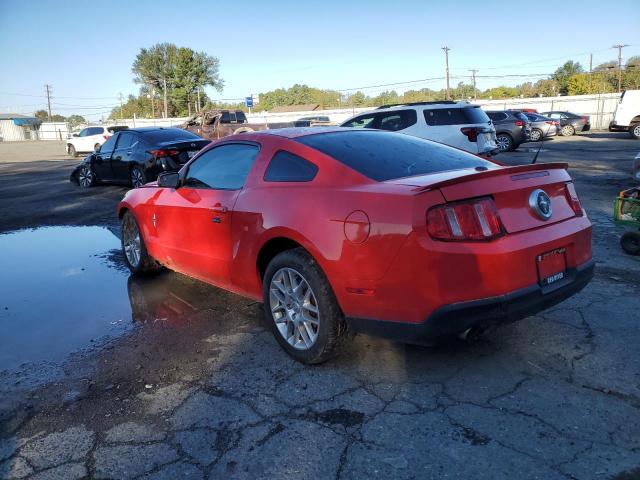 1ZVBP8AM1C5237606 - 2012 FORD MUSTANG RED photo 2