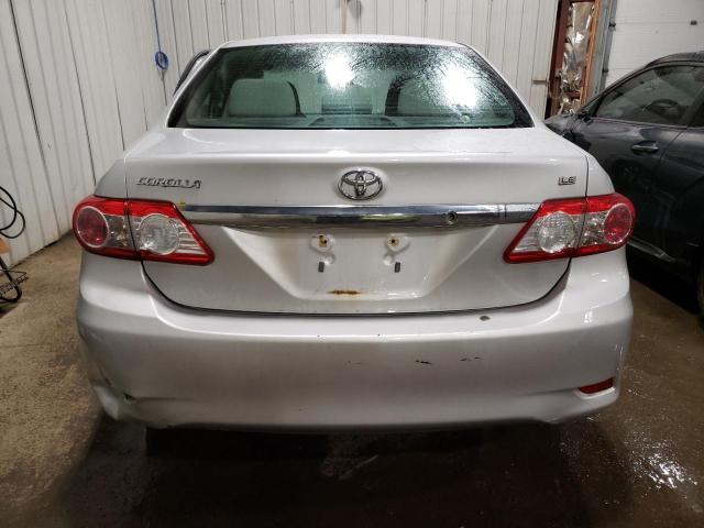 2T1BU4EE8DC057163 - 2013 TOYOTA COROLLA LE BASE SILVER photo 6