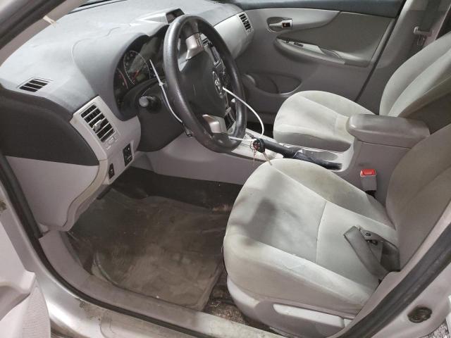 2T1BU4EE8DC057163 - 2013 TOYOTA COROLLA LE BASE SILVER photo 7