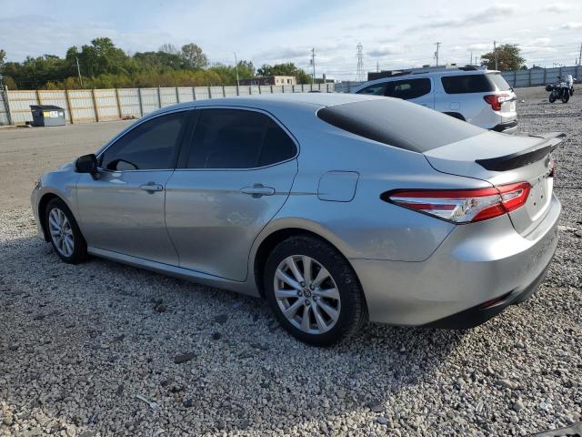 JTNB11HK7J3016399 - 2018 TOYOTA CAMRY L SILVER photo 2