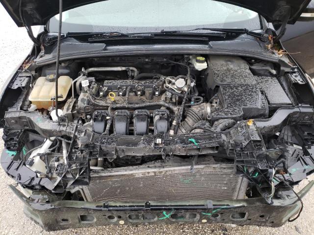 1FADP3K26HL215671 - 2017 FORD FOCUS SE BLACK photo 11