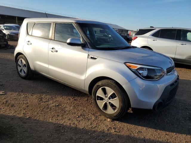 KNDJN2A28G7875166 - 2016 KIA SOUL SILVER photo 4