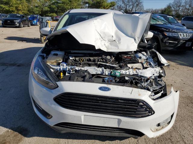 1FADP3F29JL301489 - 2018 FORD FOCUS SE WHITE photo 5