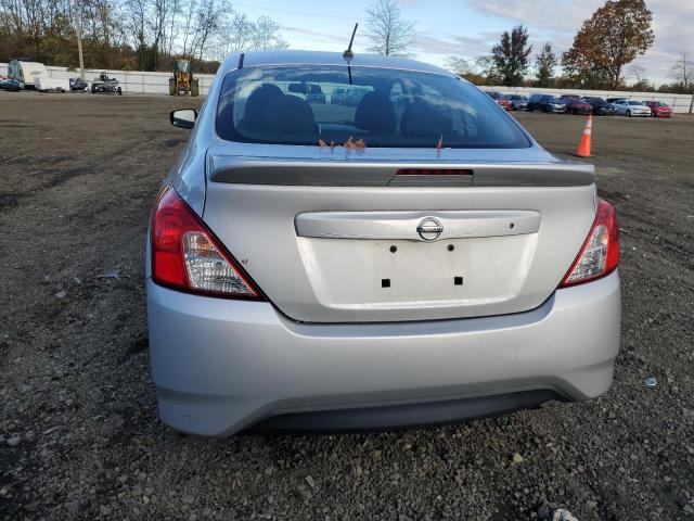 3N1CN7AP8GL844970 - 2016 NISSAN VERSA S SILVER photo 6