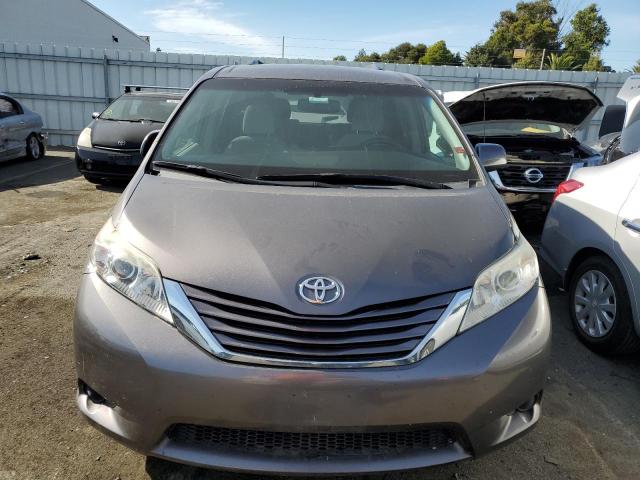 5TDKK3DCXGS739442 - 2016 TOYOTA SIENNA LE CHARCOAL photo 5