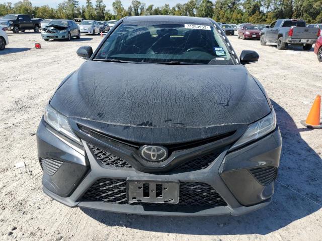 4T1B11HK0JU134868 - 2018 TOYOTA CAMRY L BLACK photo 5