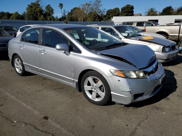 19XFA1F6XAE018863 - 2010 HONDA CIVIC LX-S 银色 照片 4