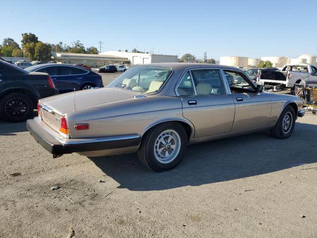 SAJAY1340HC473510 - 1987 JAGUAR XJ6 VANDEN PLAS SILVER photo 3