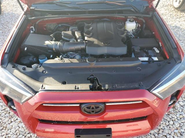 JTENU5JR1P6196358 - 2023 TOYOTA 4RUNNER SE MAROON photo 12