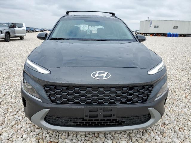 KM8K6CAB8PU054458 - 2023 HYUNDAI KONA SEL CHARCOAL photo 5