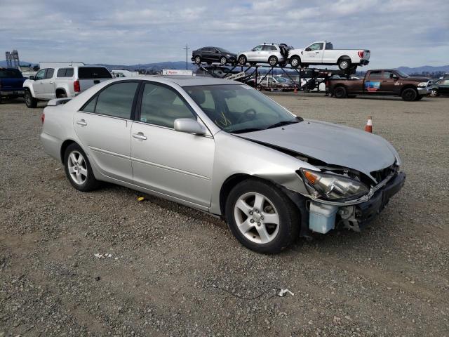 4T1BE30K05U981715 - 2005 TOYOTA CAMRY LE SILVER photo 4