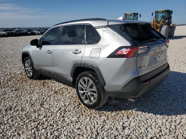 2T3C1RFV1PW268739 - 2023 TOYOTA RAV4 XLE PREMIUM SILVER photo 2