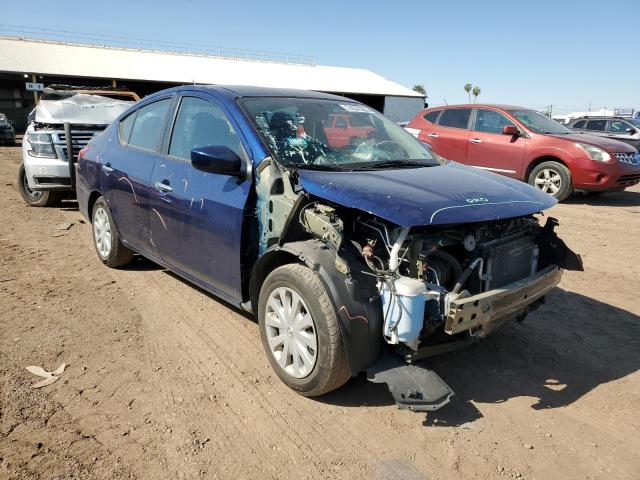 3N1CN7AP0JL807791 - 2018 NISSAN VERSA S BLUE photo 4