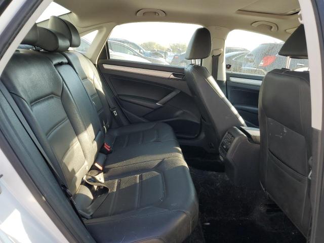 1VWLA7A35KC012137 - 2019 VOLKSWAGEN PASSAT WOLFSBURG WHITE photo 10