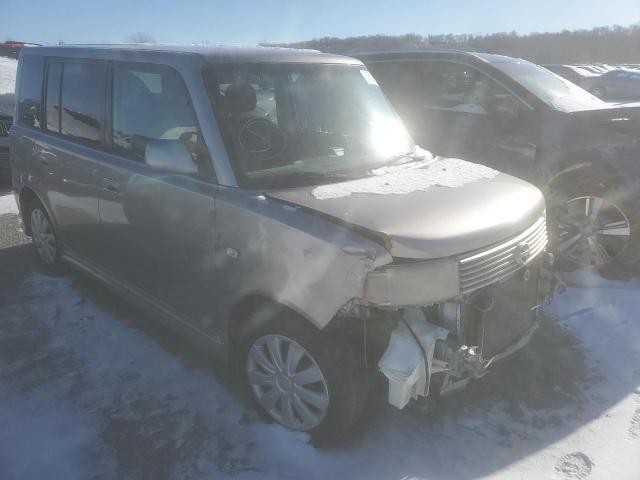 JTLKT324850186898 - 2005 TOYOTA SCION XB GRAY photo 4