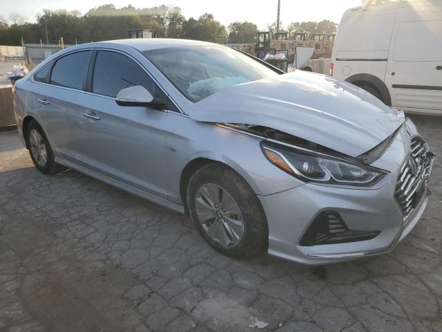 KMHE24L34KA090923 - 2019 HYUNDAI SONATA HYBRID SILVER photo 4