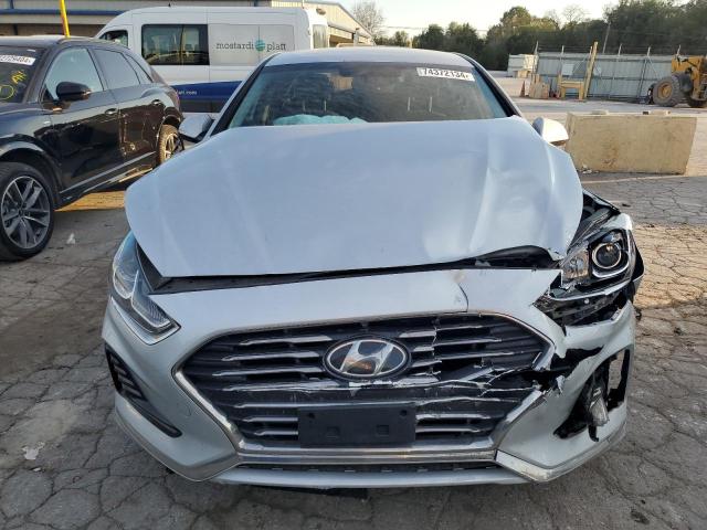 KMHE24L34KA090923 - 2019 HYUNDAI SONATA HYBRID SILVER photo 5