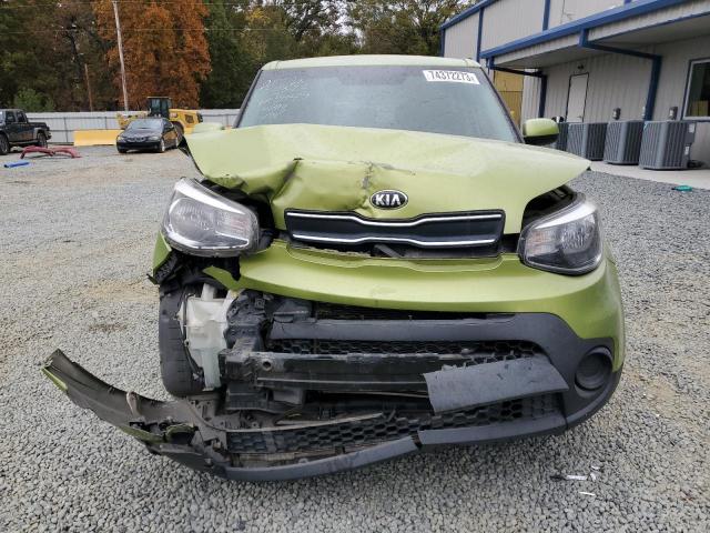 KNDJN2A20H7885949 - 2017 KIA SOUL GREEN photo 5