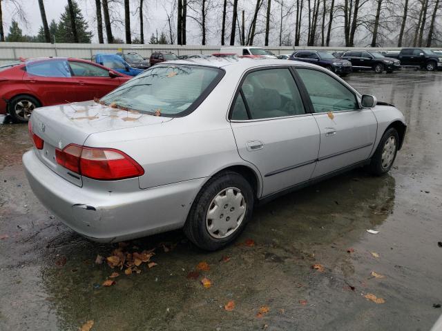 1HGCG6653XA119326 - 1999 HONDA ACCORD LX SILVER photo 3