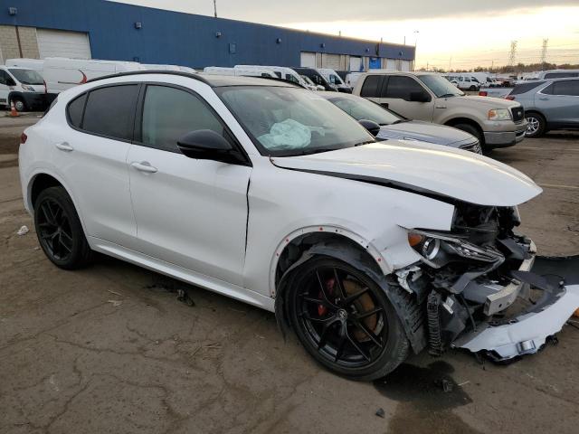 ZASPAKBN3M7D18313 - 2021 ALFA ROMEO STELVIO TI WHITE photo 4