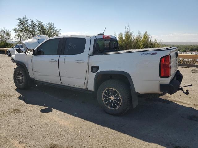 1GCPTEE16J1179886 - 2018 CHEVROLET COLORADO ZR2 WHITE photo 2