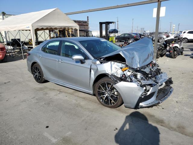 4T1G11AK6RU255285 - 2024 TOYOTA CAMRY SE NIGHT SHADE SILVER photo 4