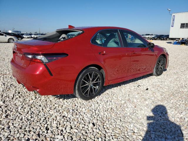 4T1G11AKXMU426130 - 2021 TOYOTA CAMRY SE RED photo 3