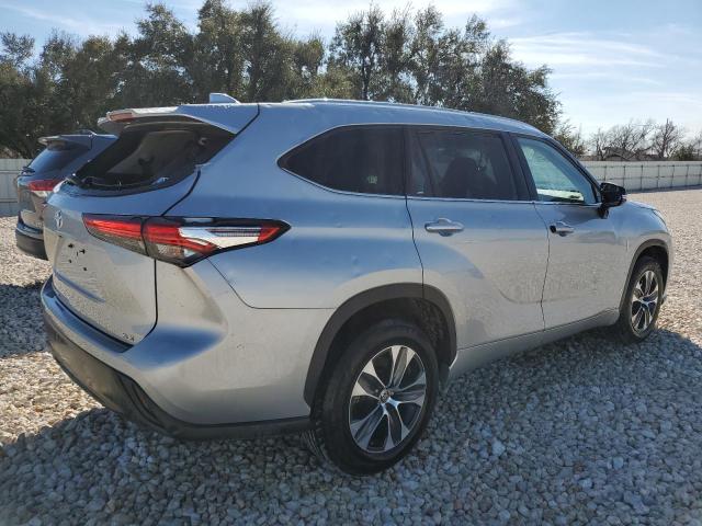 5TDGZRAH2LS506248 - 2020 TOYOTA HIGHLANDER XLE SILVER photo 3