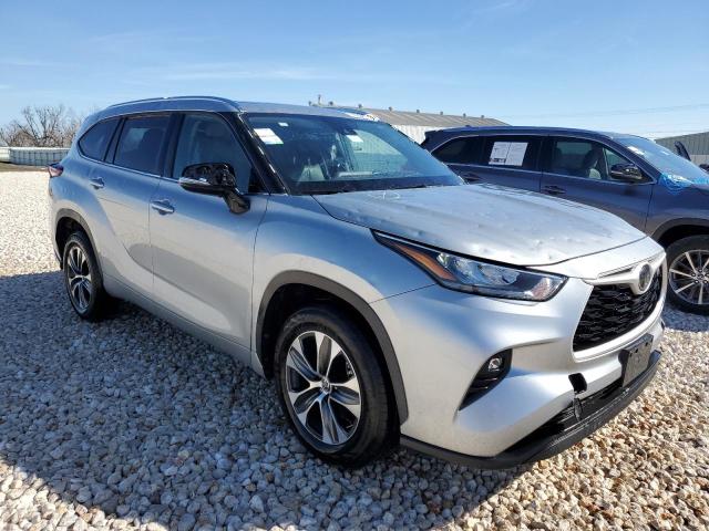 5TDGZRAH2LS506248 - 2020 TOYOTA HIGHLANDER XLE SILVER photo 4