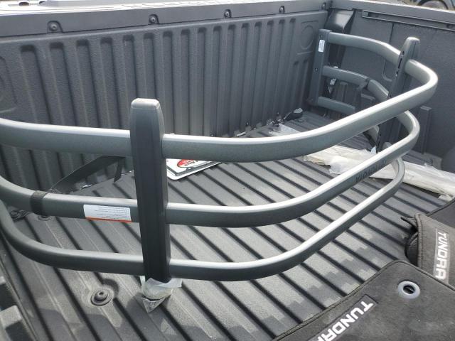 5TFNA5AB8PX026699 - 2023 TOYOTA TUNDRA CREWMAX PLATINUM Schwarz Foto 12