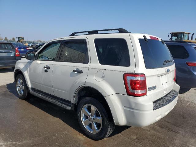 1FMCU9DG1BKB09289 - 2011 FORD ESCAPE XLT WHITE photo 2