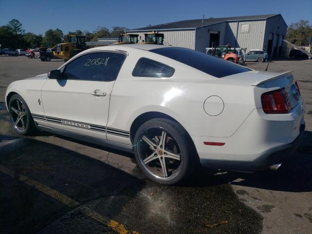 1ZVBP8AM4C5242699 - 2012 FORD MUSTANG WHITE photo 2