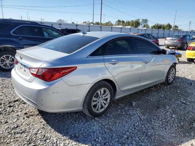 5NPEB4AC7BH026780 - 2011 HYUNDAI SONATA GLS SILVER photo 3