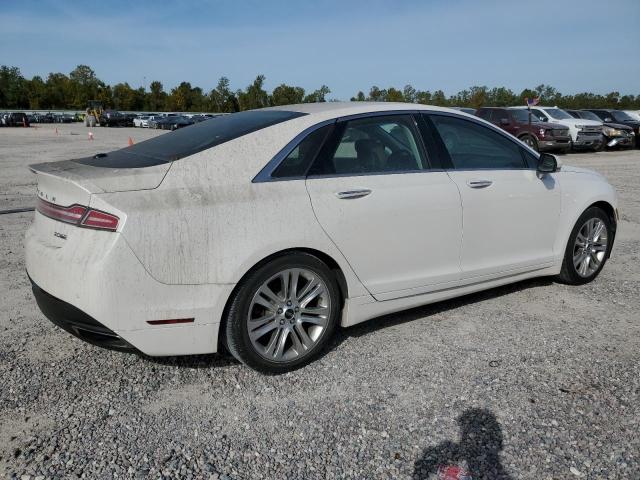 3LN6L2J98ER829914 - 2014 LINCOLN MKZ WHITE photo 3