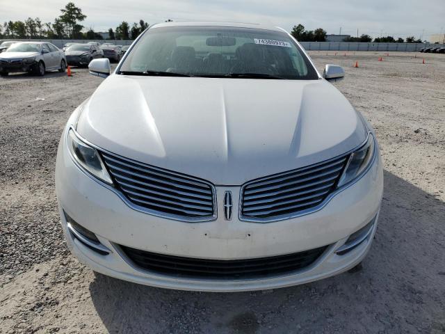 3LN6L2J98ER829914 - 2014 LINCOLN MKZ WHITE photo 5