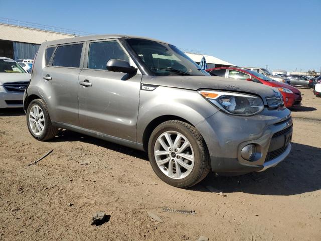 KNDJP3A58J7611897 - 2018 KIA SOUL + GRAY photo 4