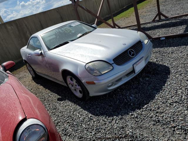 WDBKK65F31F228400 - 2001 MERCEDES-BENZ SLK 320 SILVER photo 4