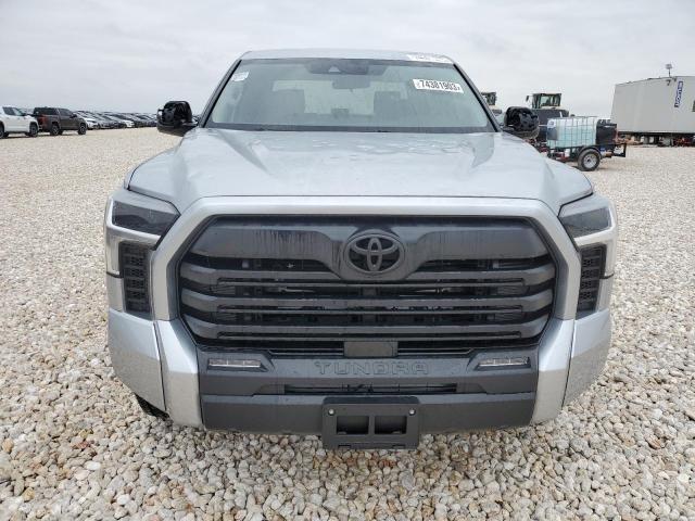 5TFLA5DB4PX096543 - 2023 TOYOTA TUNDRA CREWMAX SR SILVER photo 5