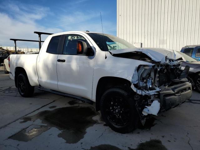 5TFUY5F12KX830979 - 2019 TOYOTA TUNDRA DOUBLE CAB SR/SR5 WHITE photo 4
