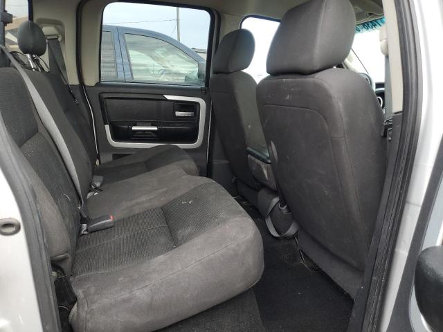 1Z7HC28K58S609746 - 2008 MITSUBISHI RAIDER LS SILVER photo 10