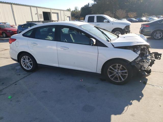 1FADP3F24HL248971 - 2017 FORD FOCUS SE WHITE photo 4