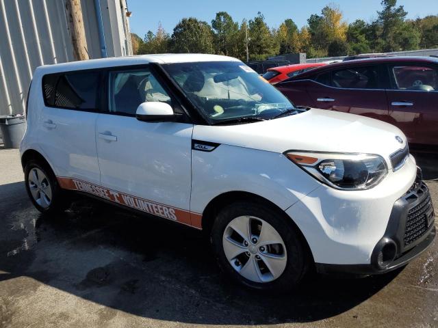 KNDJN2A24F7204740 - 2015 KIA SOUL WHITE photo 4