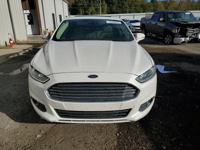 3FA6P0HD3GR311046 - 2016 FORD FUSION SE WHITE photo 5