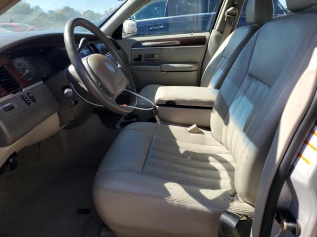 1LNHM81W64Y668932 - 2004 LINCOLN TOWN CAR EXECUTIVE Silber Foto 7