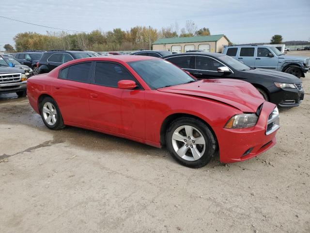 2C3CDXBG7DH512803 - 2013 DODGE CHARGER SE RED photo 4