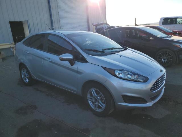 3FADP4BJ3KM147090 - 2019 FORD FIESTA SE SILVER photo 4