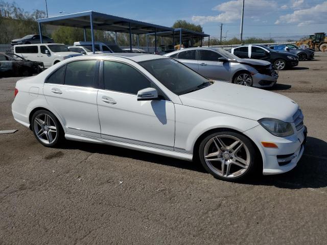 WDDGF4HB7DA751449 - 2013 MERCEDES-BENZ C 250 WHITE photo 4