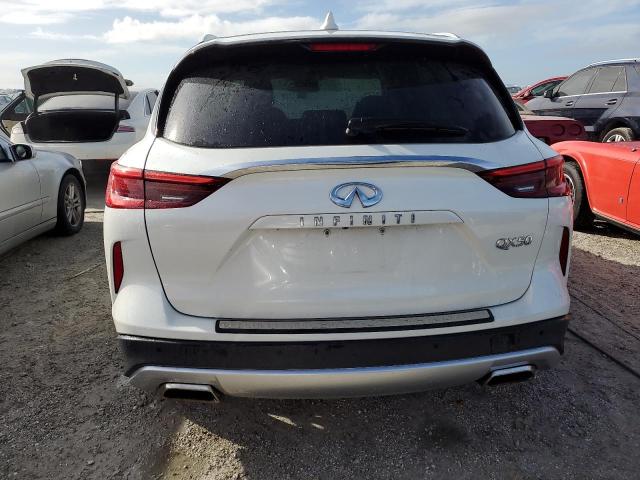 3PCAJ5M11KF101084 - 2019 INFINITI QX50 ESSENTIAL WHITE photo 6