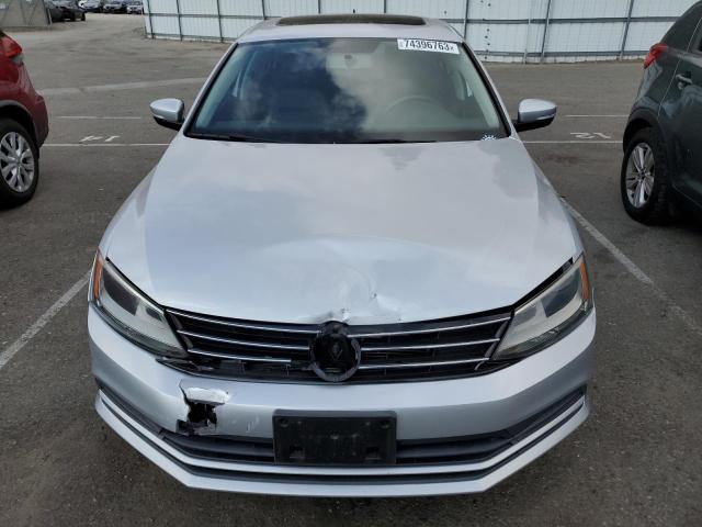 3VWD67AJ1GM254479 - 2016 VOLKSWAGEN JETTA SE SILVER photo 5