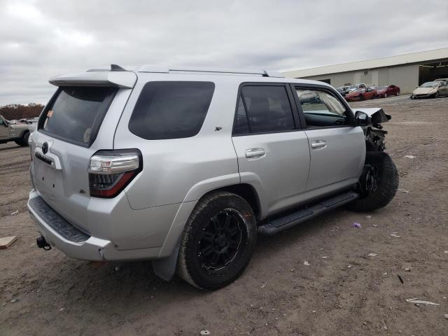 JTEBU5JRXG5393926 - 2016 TOYOTA 4RUNNER SR5/SR5 PREMIUM 银色 照片 3